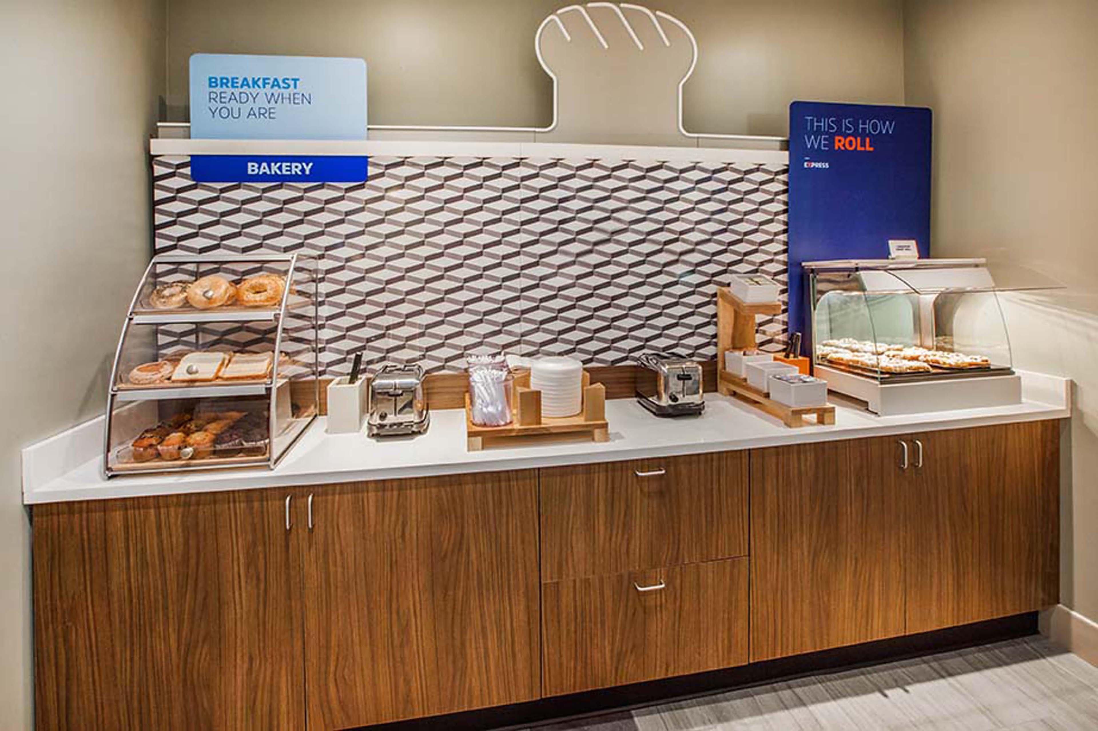 Holiday Inn Express & Suites Watsonville By Ihg מראה חיצוני תמונה
