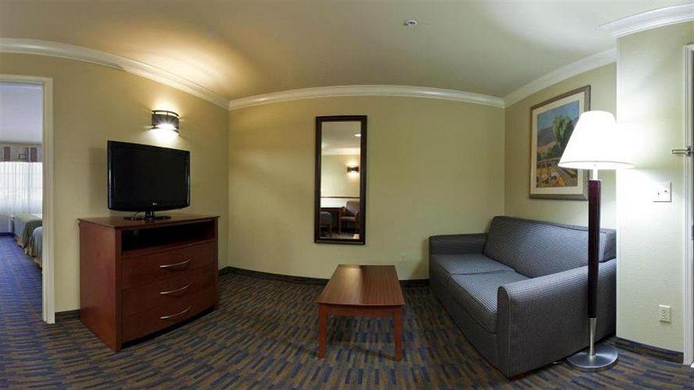 Holiday Inn Express & Suites Watsonville By Ihg מראה חיצוני תמונה