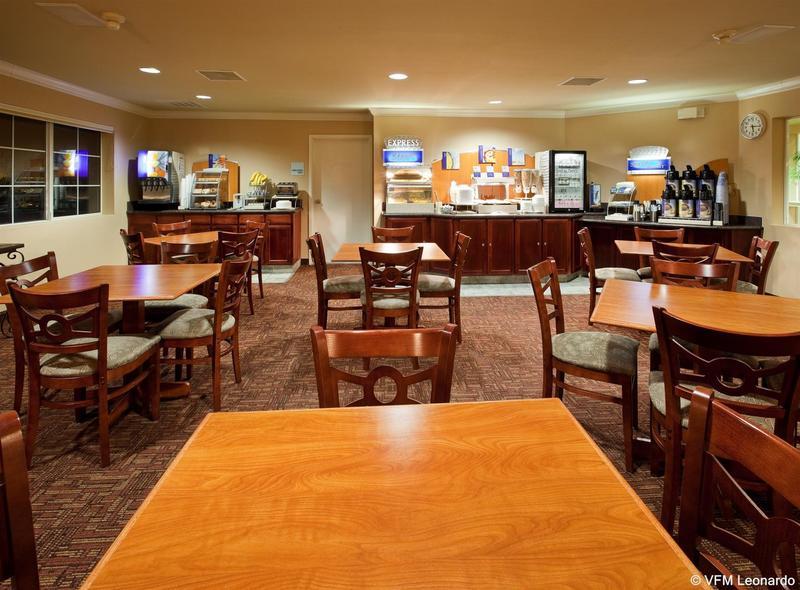 Holiday Inn Express & Suites Watsonville By Ihg מראה חיצוני תמונה