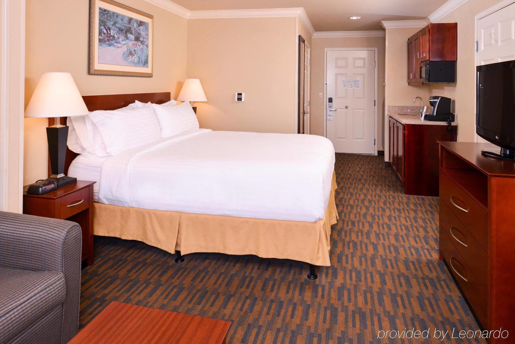 Holiday Inn Express & Suites Watsonville By Ihg מראה חיצוני תמונה