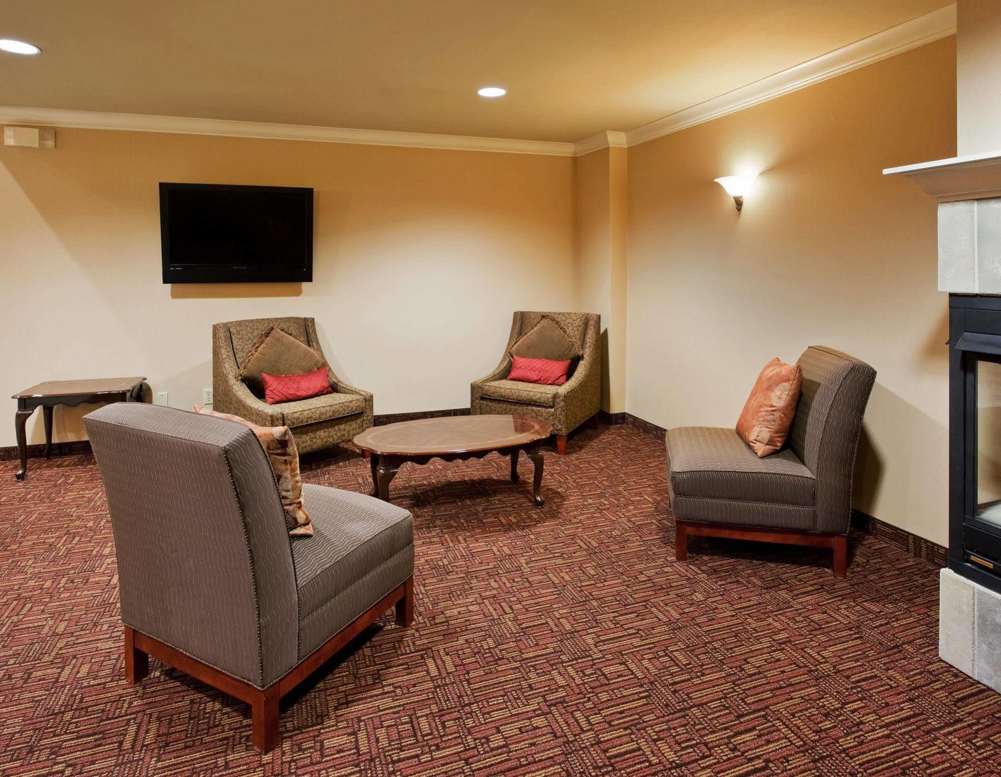 Holiday Inn Express & Suites Watsonville By Ihg מראה פנימי תמונה